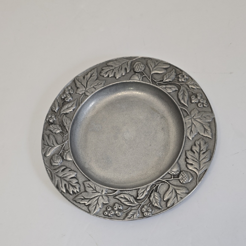 Vintage Longaberger 2001 Pewter Plate Falling Leaves Acorn Berries